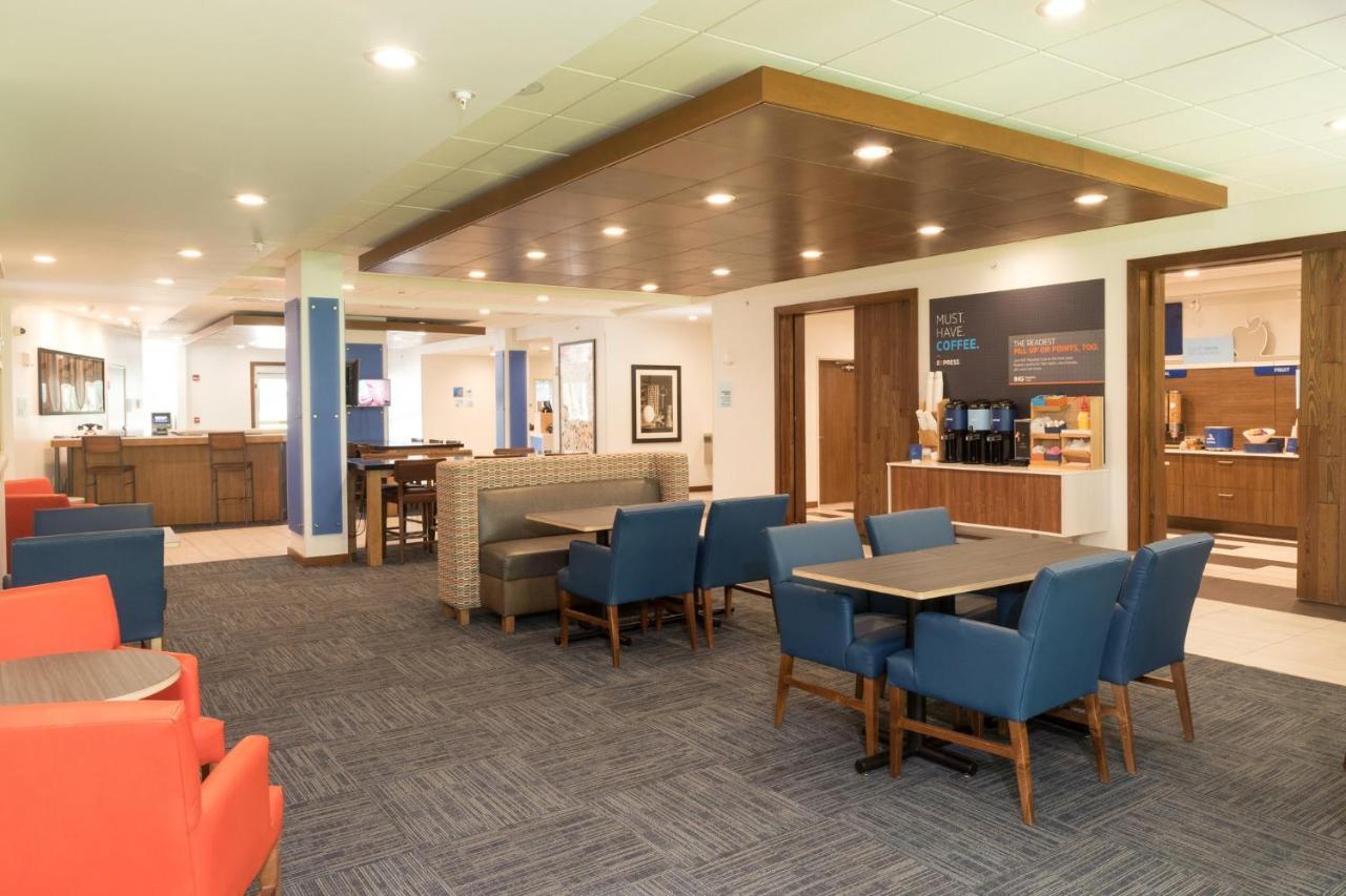 Holiday Inn Express & Suites - Michigan City By Ihg מראה חיצוני תמונה