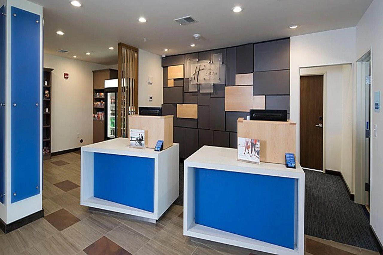 Holiday Inn Express & Suites - Michigan City By Ihg מראה חיצוני תמונה