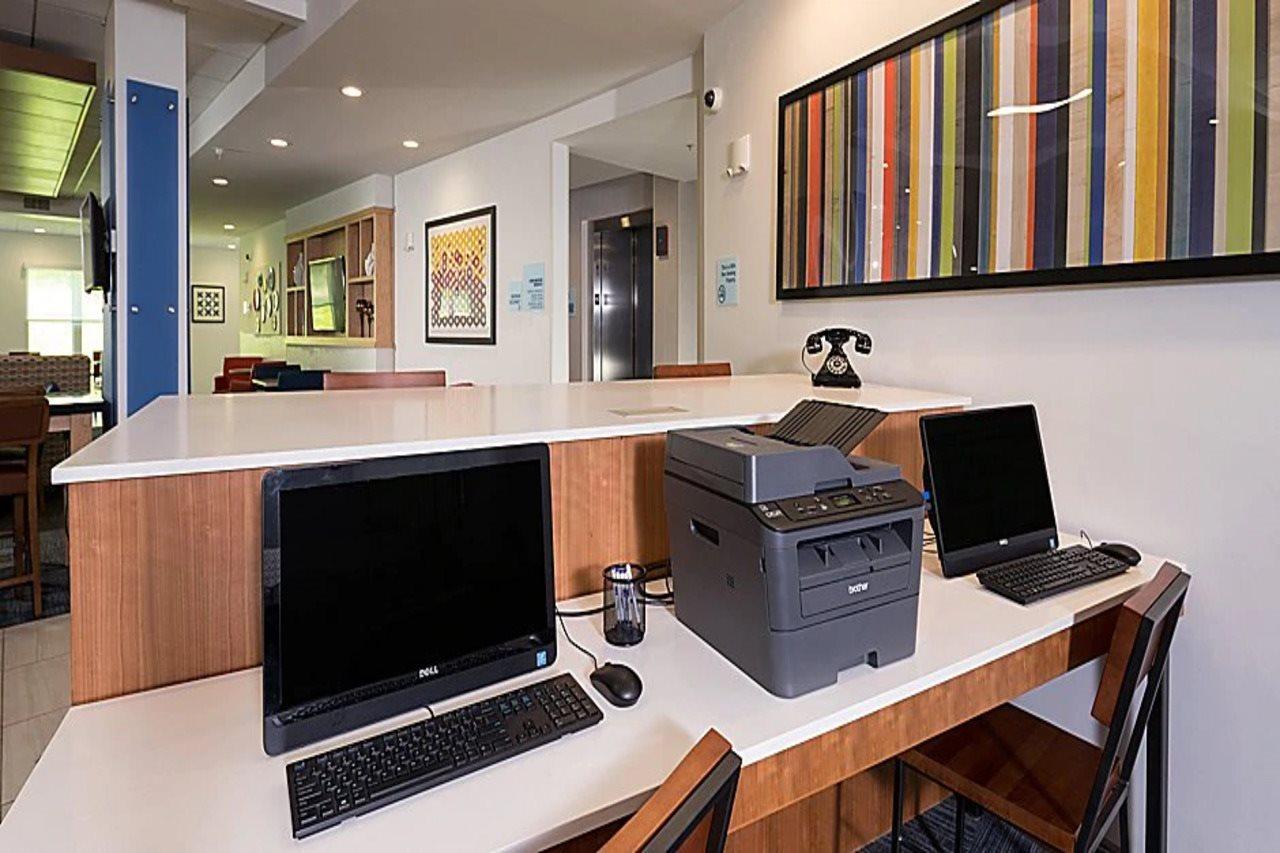Holiday Inn Express & Suites - Michigan City By Ihg מראה חיצוני תמונה